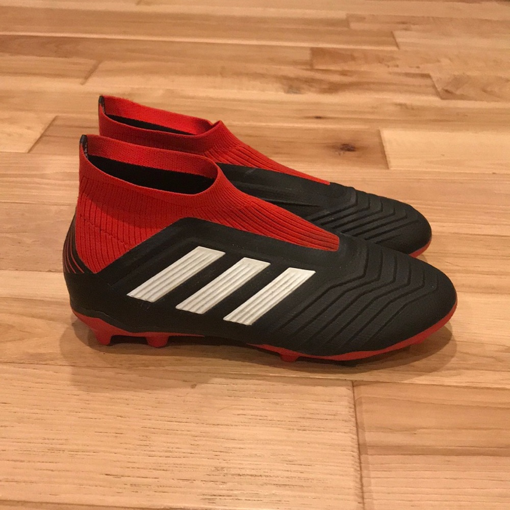 Adidas Predators 18, boys size 5